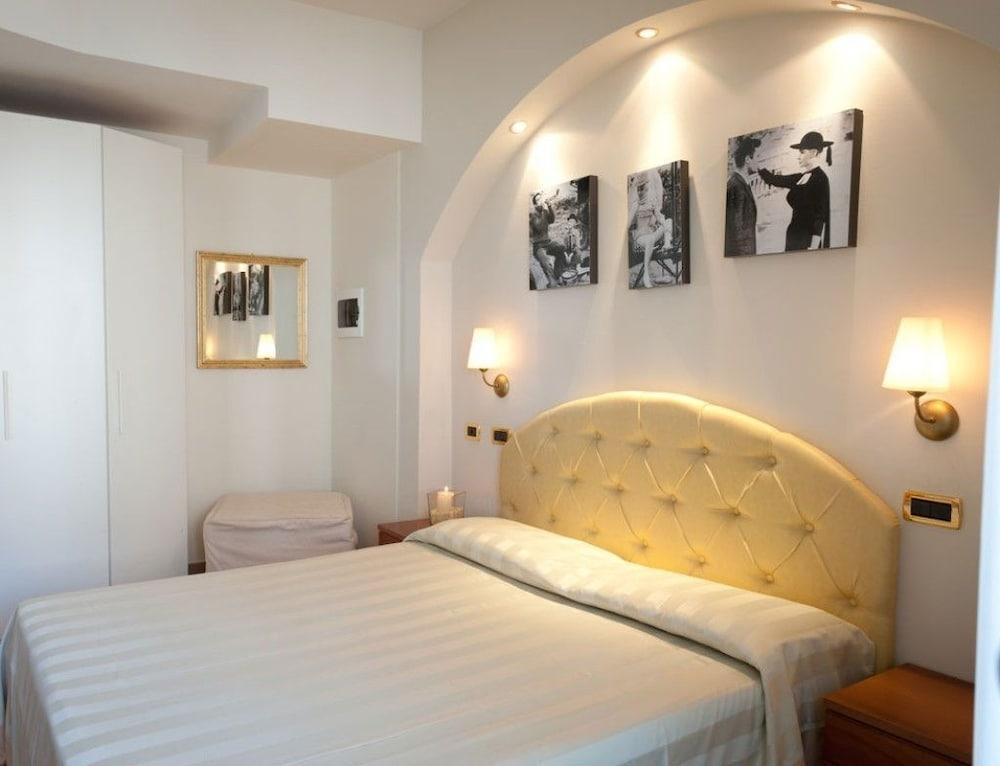 Hotel Derby Exclusive Milano Marittima Bagian luar foto