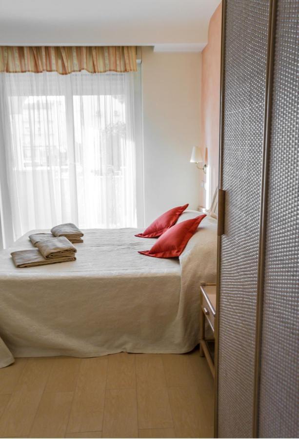 Hotel Derby Exclusive Milano Marittima Bagian luar foto
