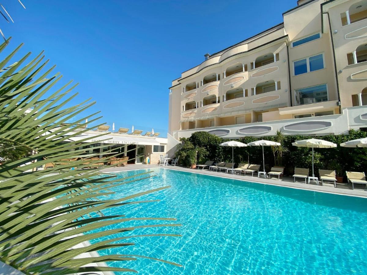 Hotel Derby Exclusive Milano Marittima Bagian luar foto