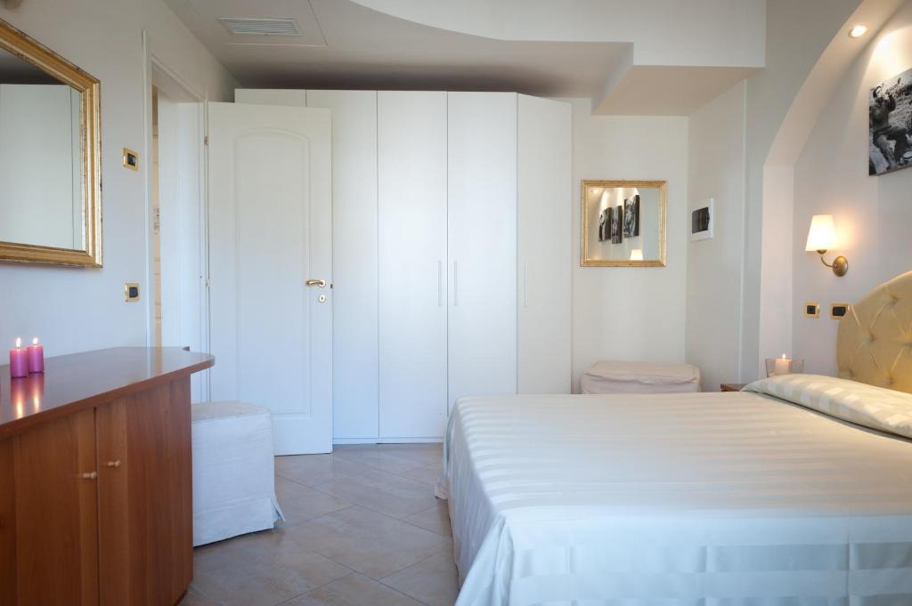 Hotel Derby Exclusive Milano Marittima Ruang foto