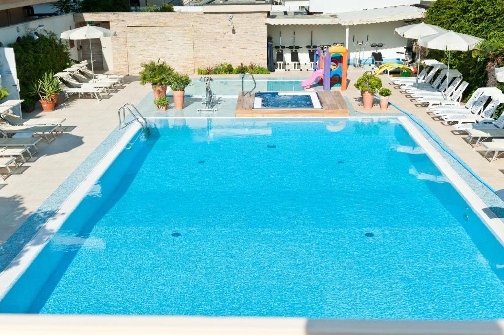 Hotel Derby Exclusive Milano Marittima Bagian luar foto