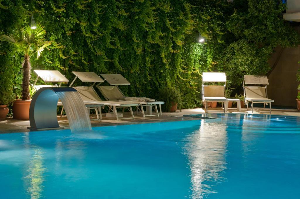 Hotel Derby Exclusive Milano Marittima Bagian luar foto