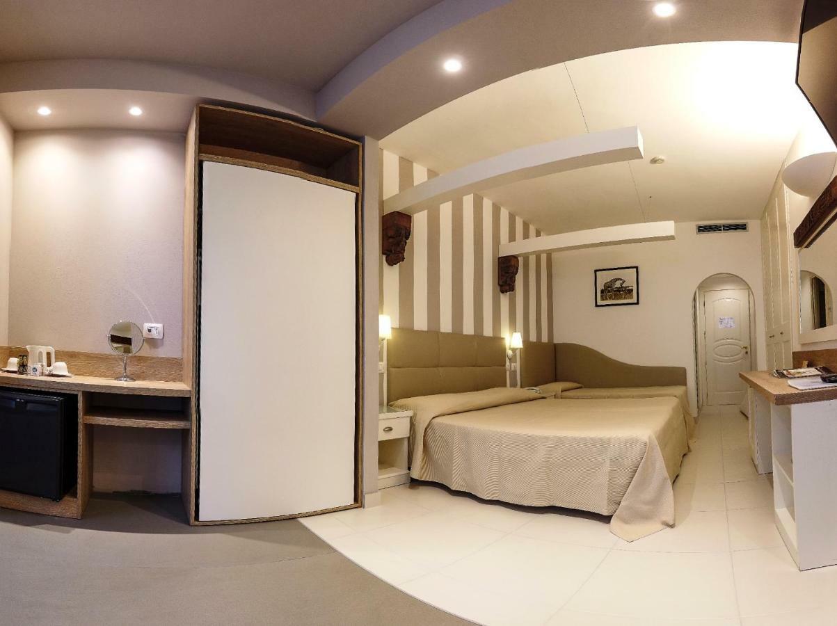 Hotel Derby Exclusive Milano Marittima Bagian luar foto